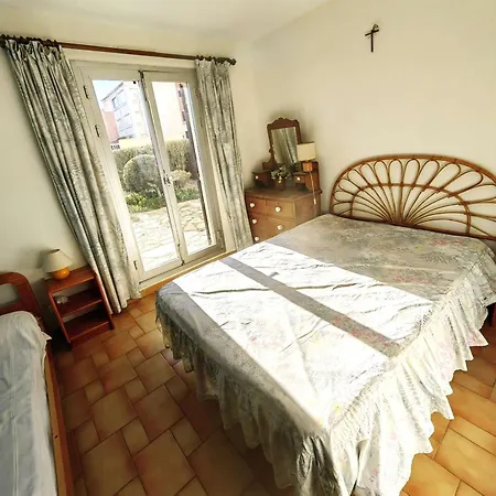 Superbe T2 Avec Jardin Et Parking, Cap D'agde - Fr-1-607-94 *