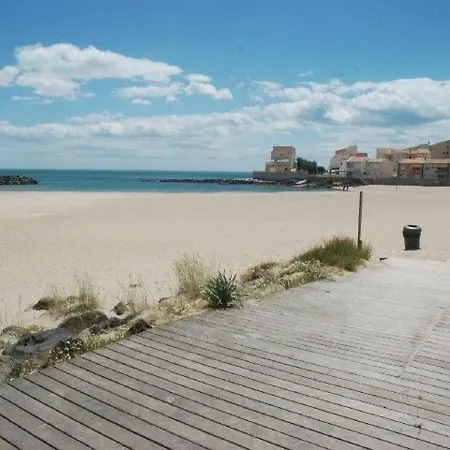 Superbe T2 Avec Jardin Et Parking, Cap D'agde - Fr-1-607-94 Agde