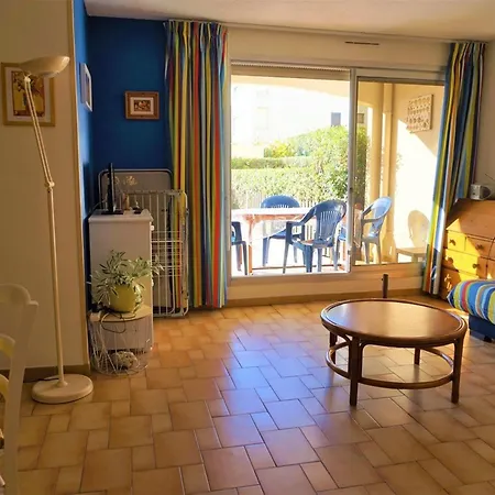 Superbe T2 Avec Piscine, Parking, Animaux Admis A 30m De La - Fr-1-607-94 *