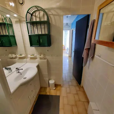 Superbe T2 Avec Piscine, Parking, Animaux Admis A 30m De La - Fr-1-607-94 * Agde